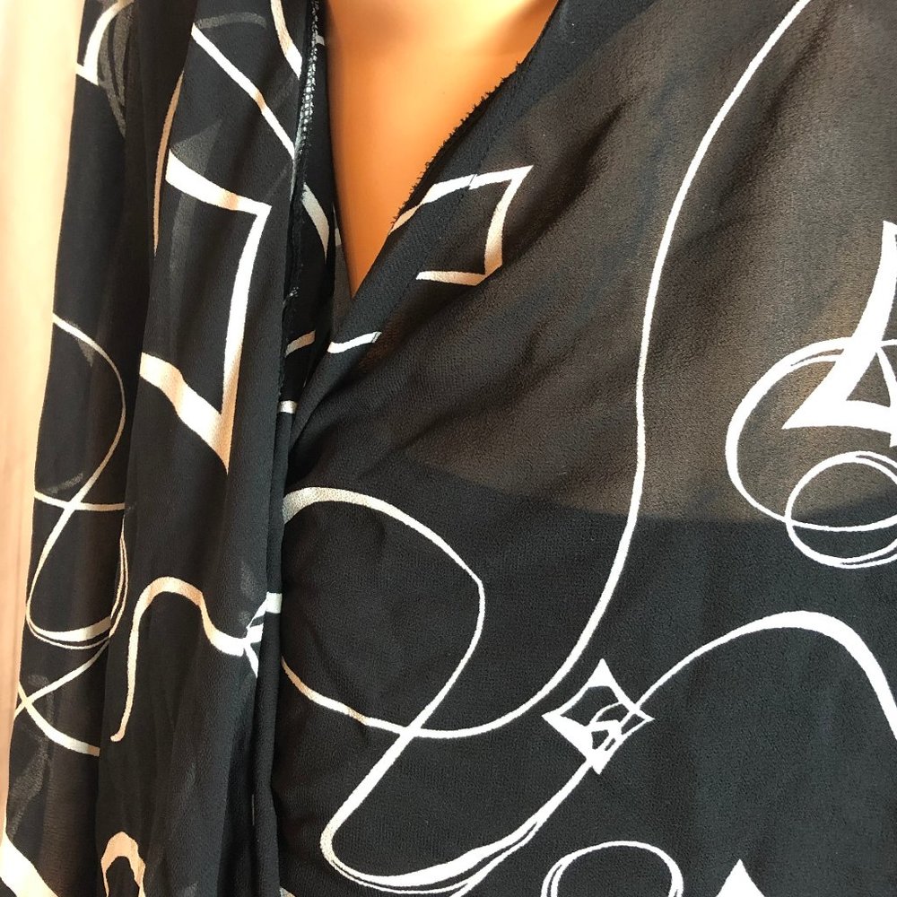 Lane Bryant Black & White Sheer Top Size 18/20 - Picture 8 of 9